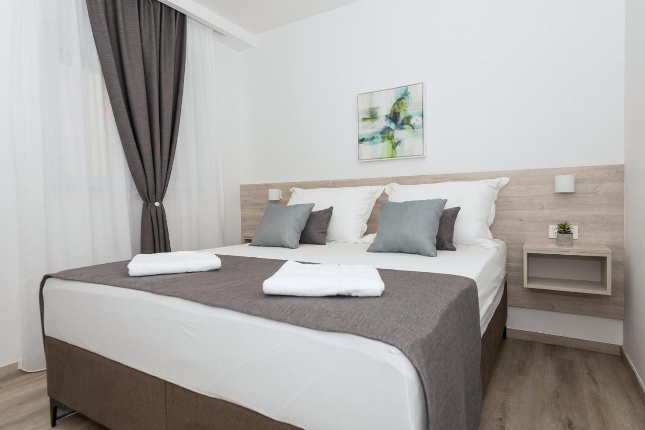 Apartments By The Sea Makarska - 19134 Exterior foto