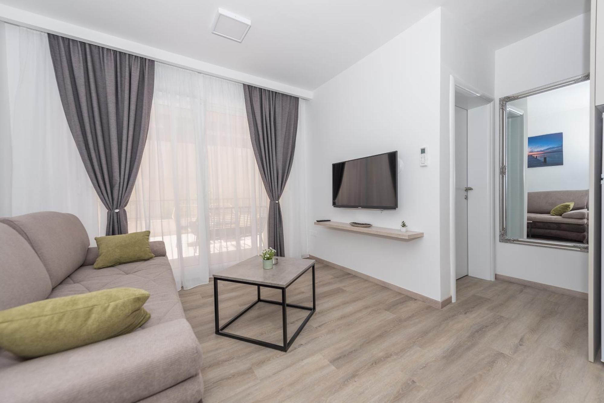 Apartments By The Sea Makarska - 19134 Zimmer foto